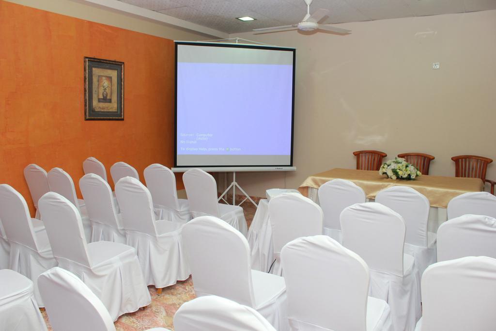 Jkab Park Hotel Trincomalee Dış mekan fotoğraf